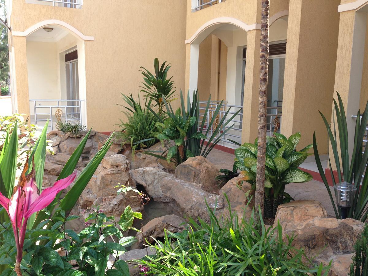 Heaven Restaurant & Boutique Hotel Kigali Exterior photo